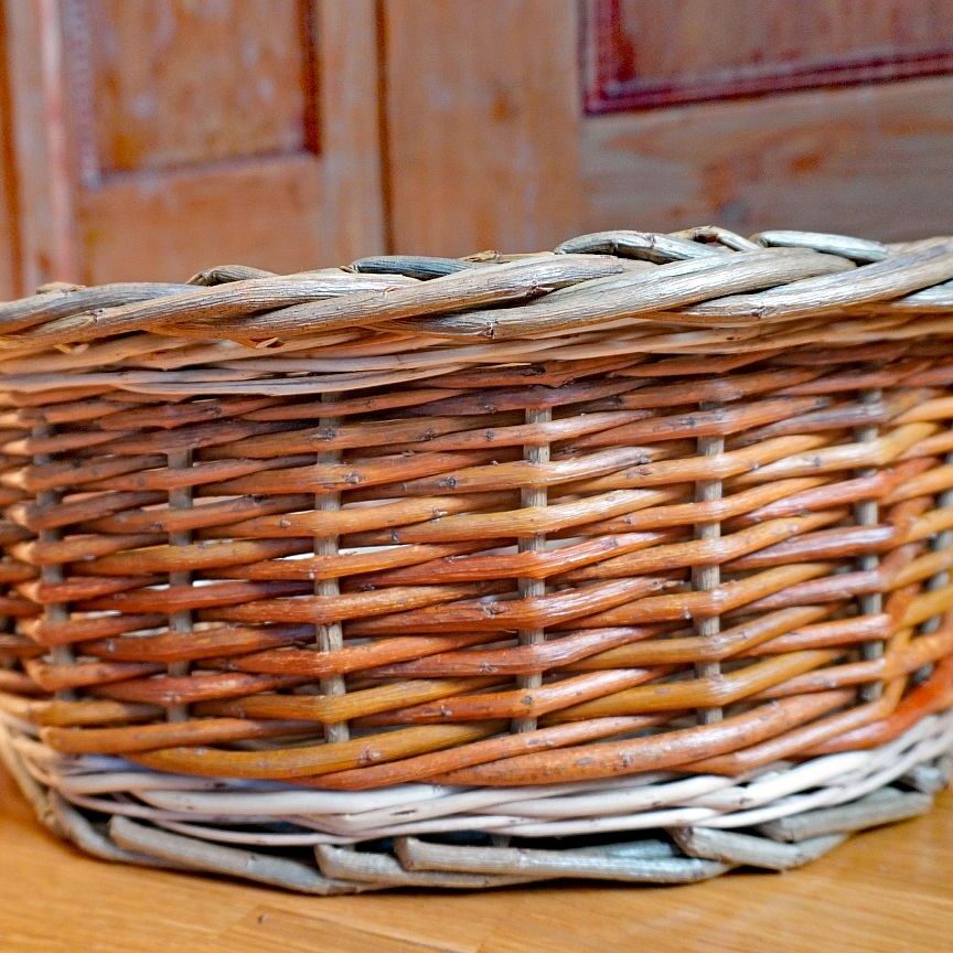 Weidenschale mit Zopfrand