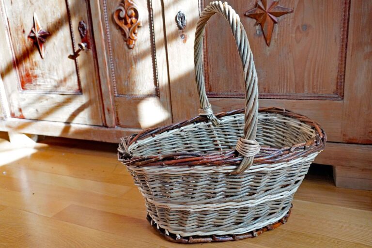 Bogeschidde, Bügelkorb oval Korbmacher Tennenbronn