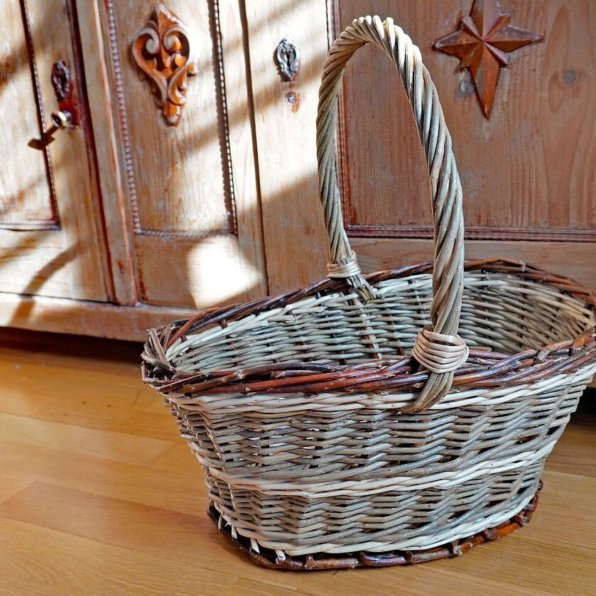 Bogeschidde, Bügelkorb oval Korbmacher Tennenbronn