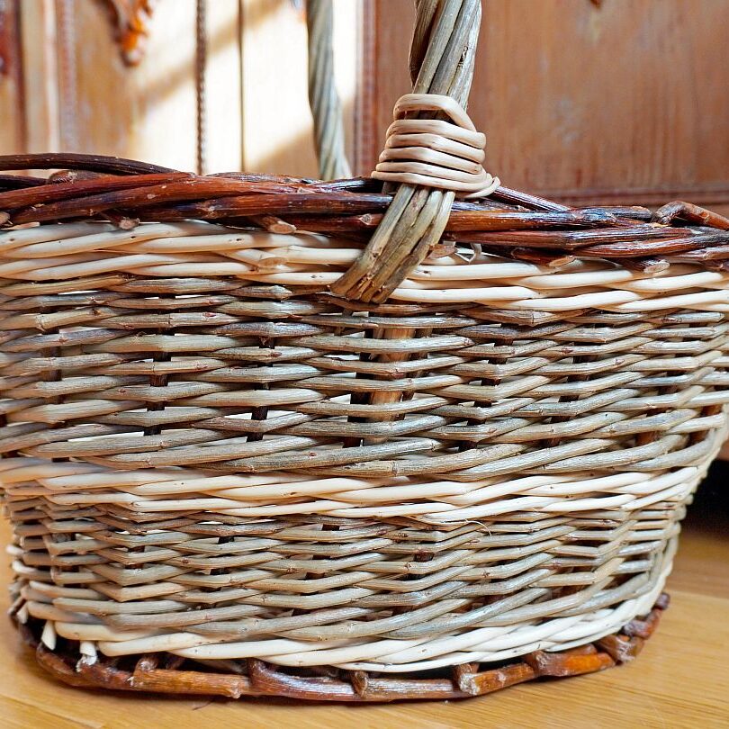 Bogeschidde, Bügelkorb oval Korbmacher Tennenbronn