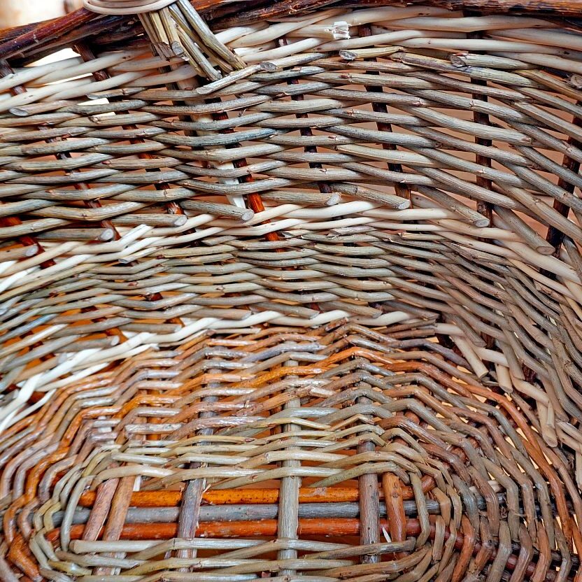 Bogeschidde, Bügelkorb oval Korbmacher Tennenbronn