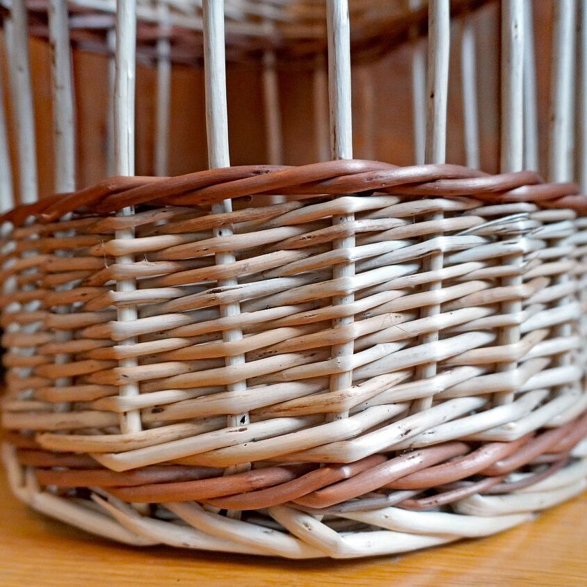 Papierkorb durchbrochene Seite geschält 4