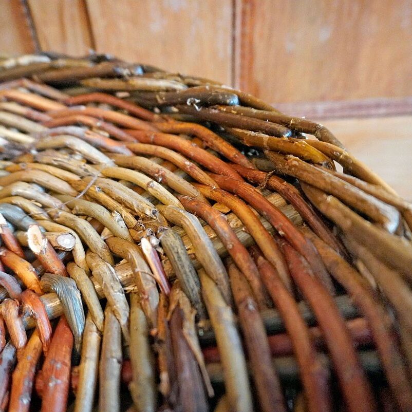 Aufgesteckter Korbfuss 1