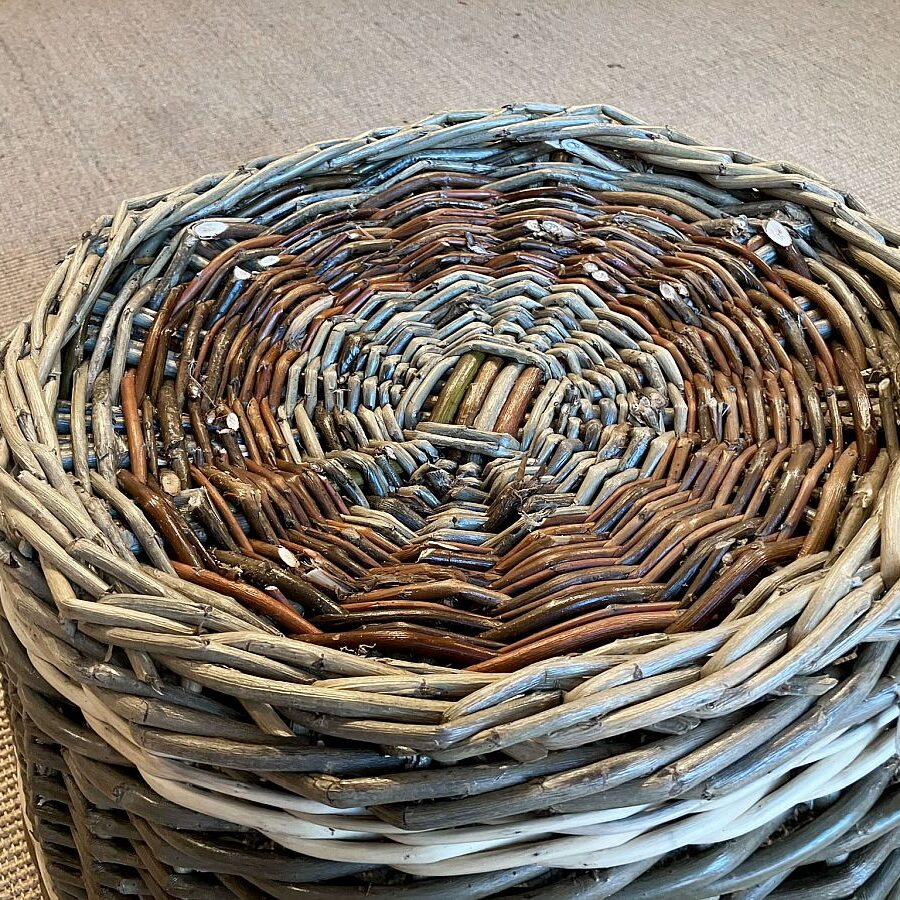 Augesteckter Korbfuß 13