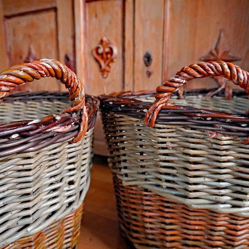 Zwei Holzkörbe 4